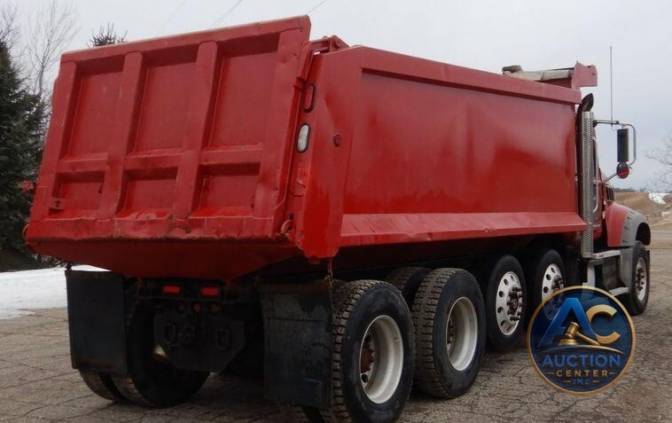 2013 Mack Granite dump truck