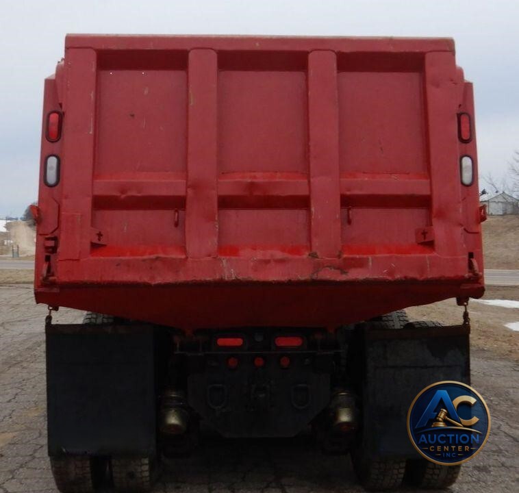 2013 Mack Granite dump truck