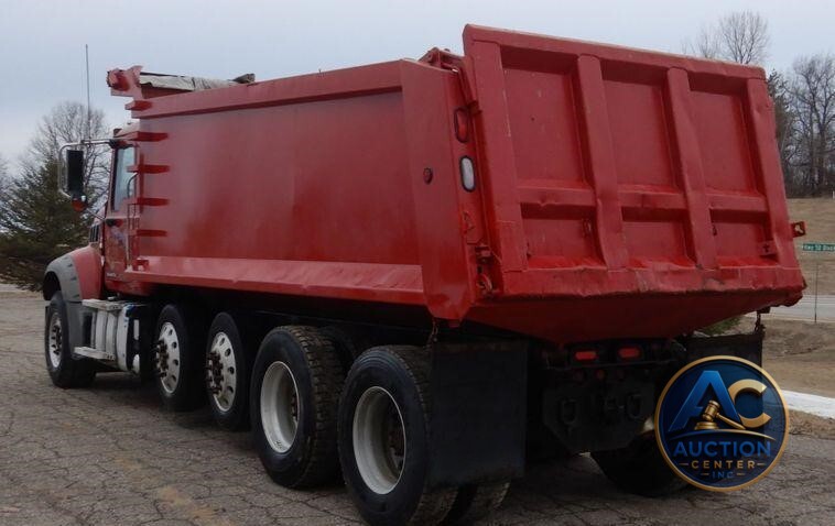 2013 Mack Granite dump truck