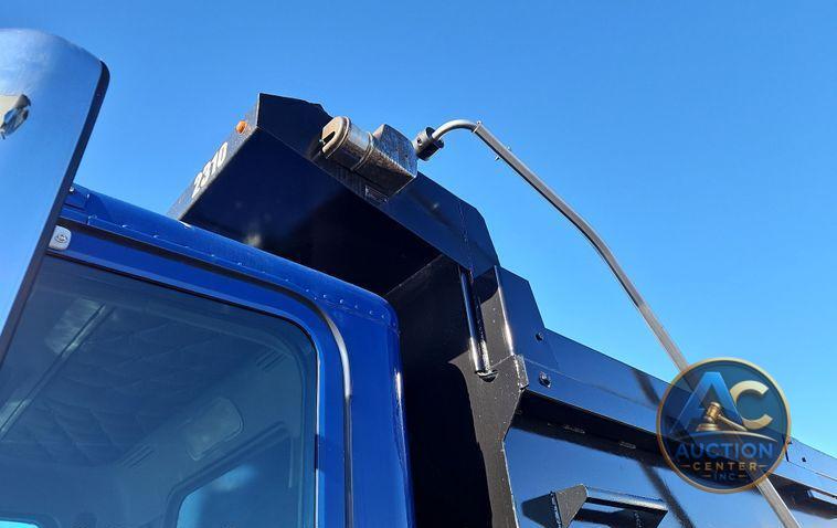 2016 Freightliner Coronado 122SD  dump truck