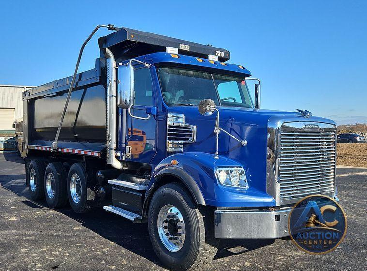 2016 Freightliner Coronado 122SD  dump truck