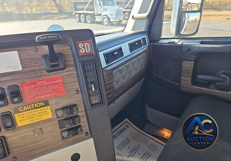 2016 Freightliner Coronado 122SD  dump truck