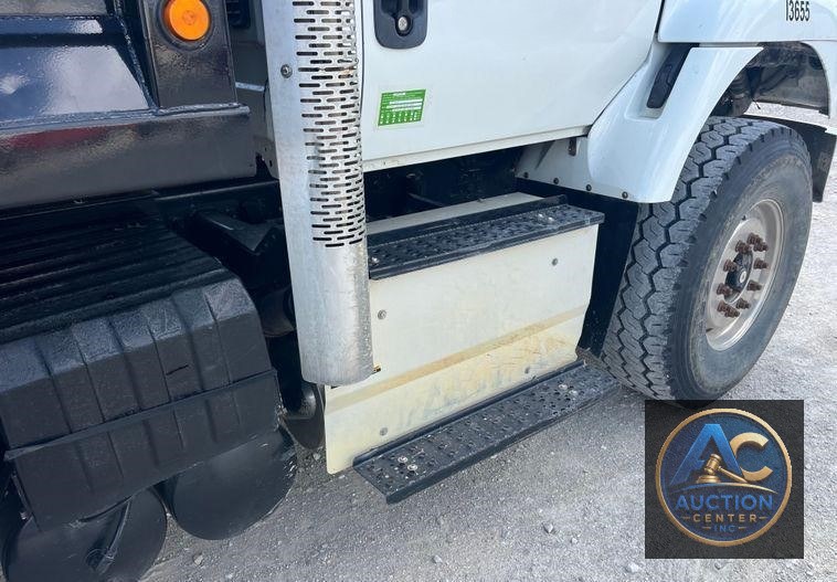 2015 International  7500 SBA dump truck