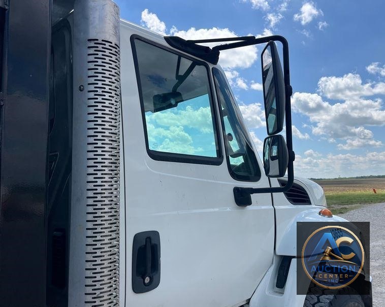 2015 International  7500 SBA dump truck