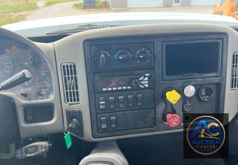 2015 International  7500 SBA dump truck