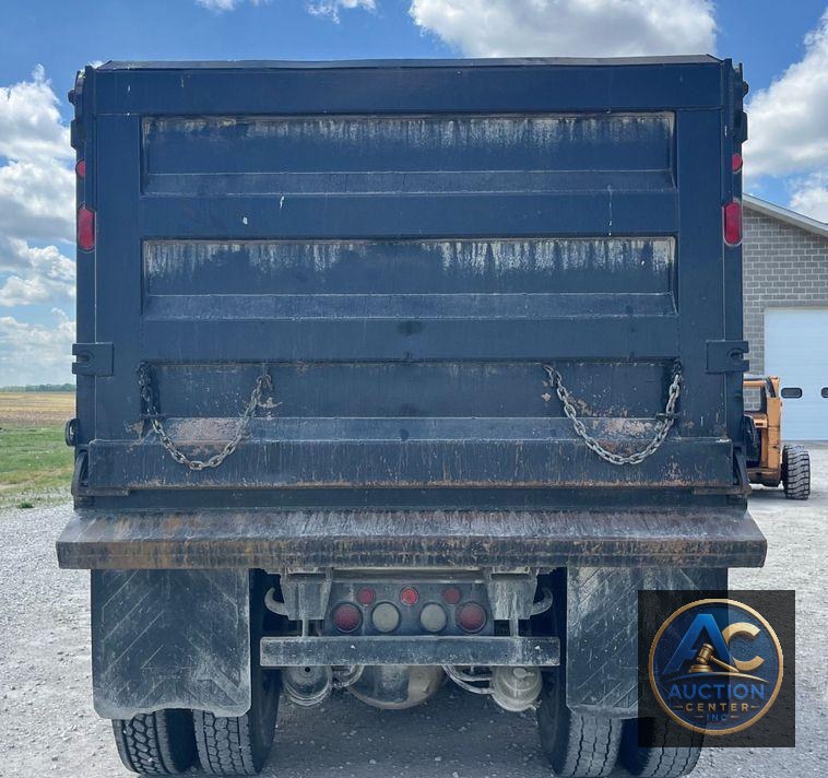 2015 International  7500 SBA dump truck