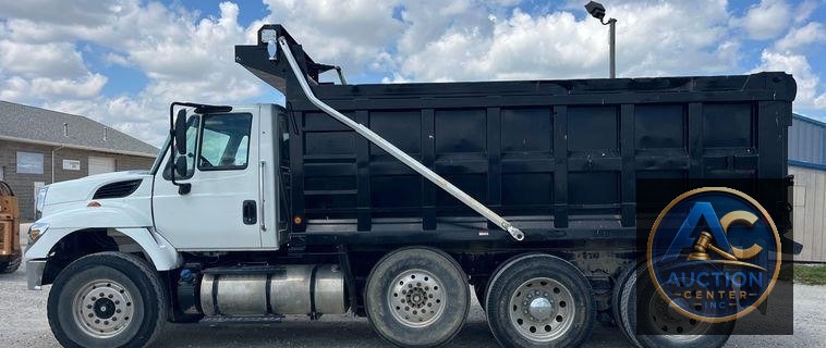 2015 International  7500 SBA dump truck