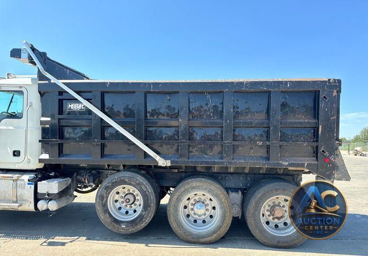 2018 Mack Granite GU713 dump truck