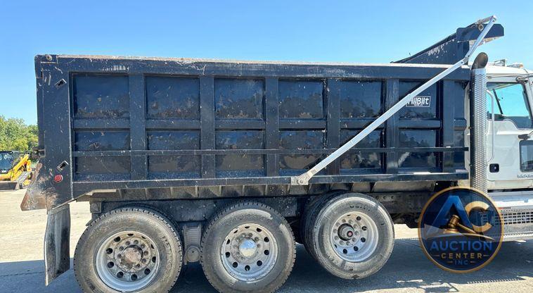 2018 Mack Granite GU713 dump truck