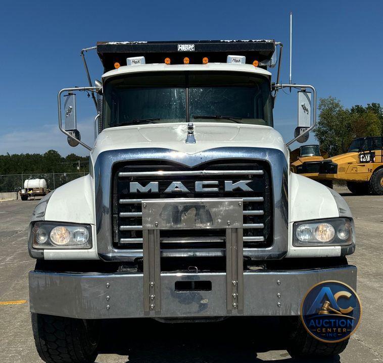 2018 Mack Granite GU713 dump truck