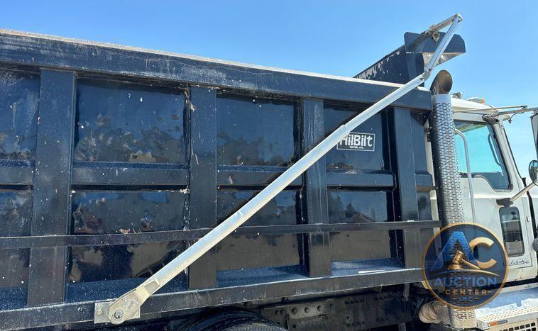 2018 Mack Granite GU713 dump truck