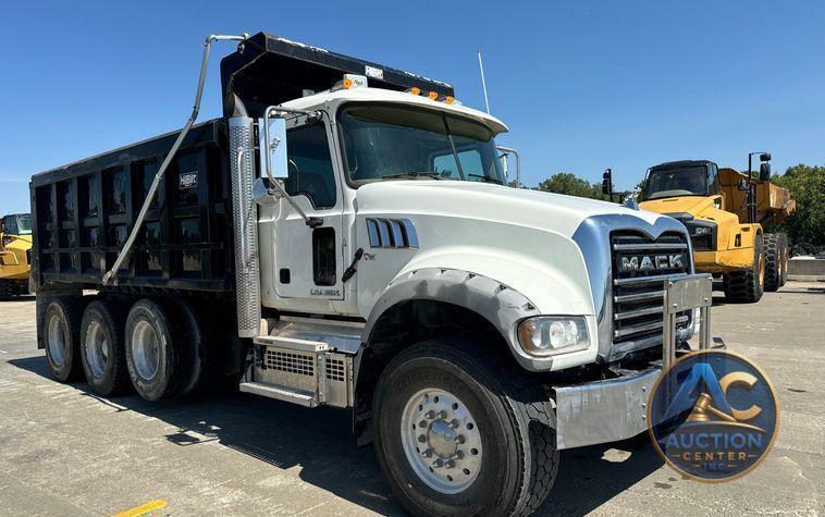 2018 Mack Granite GU713 dump truck