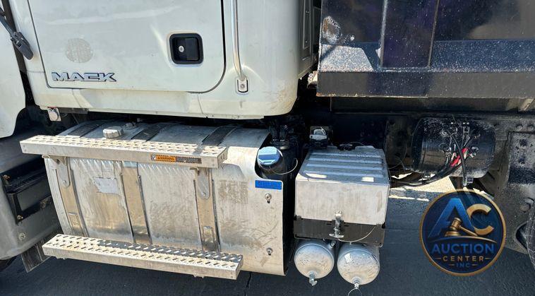 2018 Mack Granite GU713 dump truck