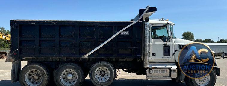 2018 Mack Granite GU713 dump truck