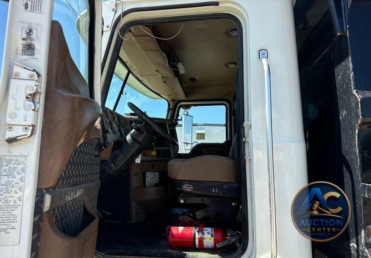 2018 Mack Granite GU713 dump truck