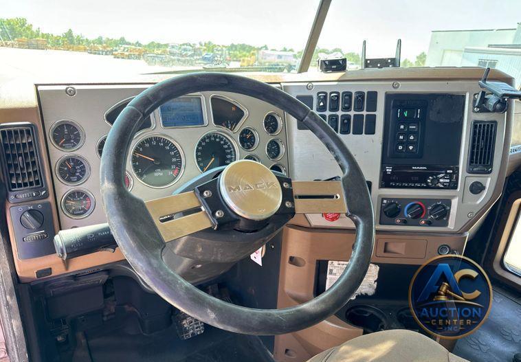 2018 Mack Granite GU713 dump truck