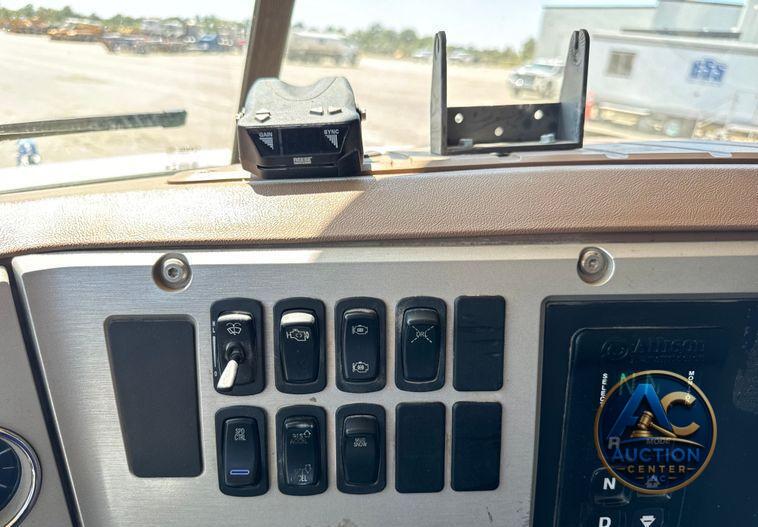 2018 Mack Granite GU713 dump truck