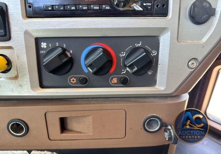2018 Mack Granite GU713 dump truck