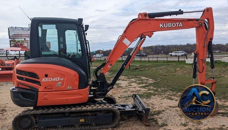 2020 Kubota KX040-4  mini excavator