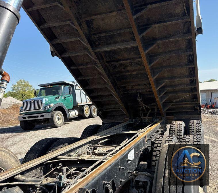 2017 International 7600 dump truck