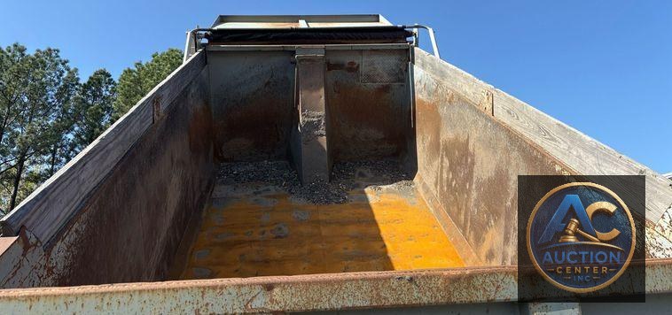 2017 International 7600 dump truck