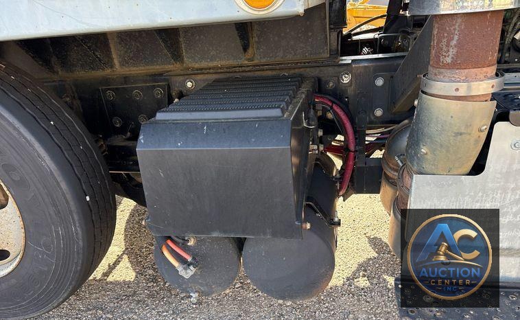 2017 International 7600 dump truck