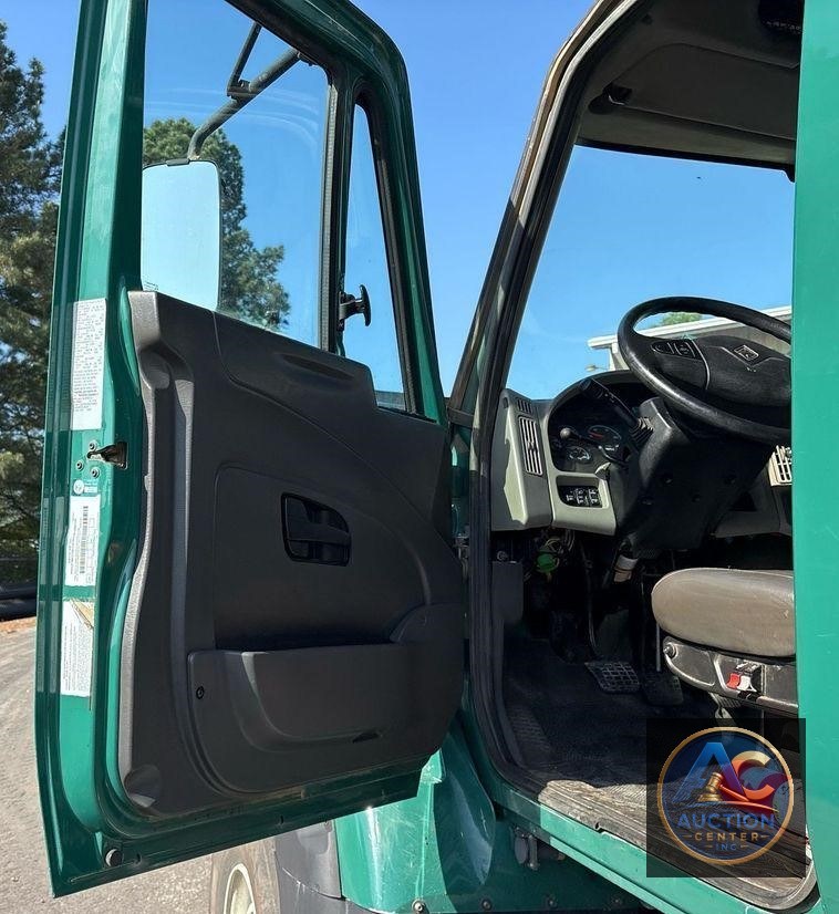 2017 International 7600 dump truck
