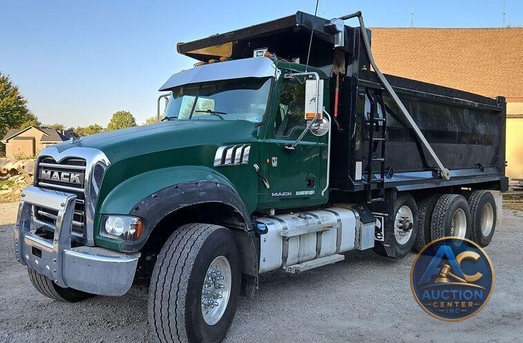 2014 Mack GU713 dump truck