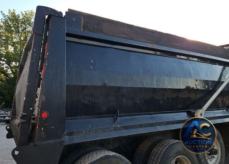2014 Mack GU713 dump truck