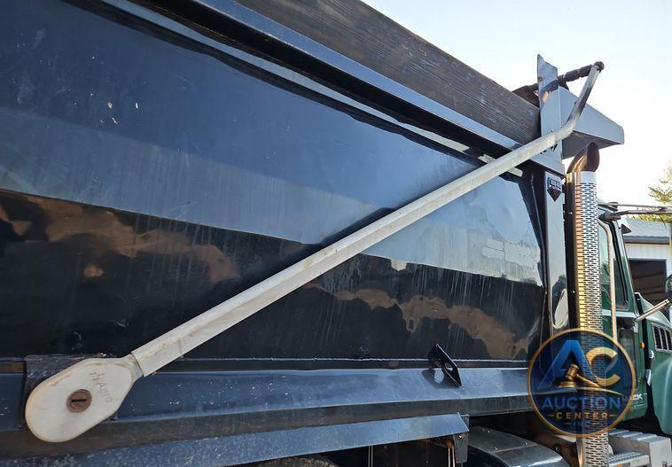 2014 Mack GU713 dump truck