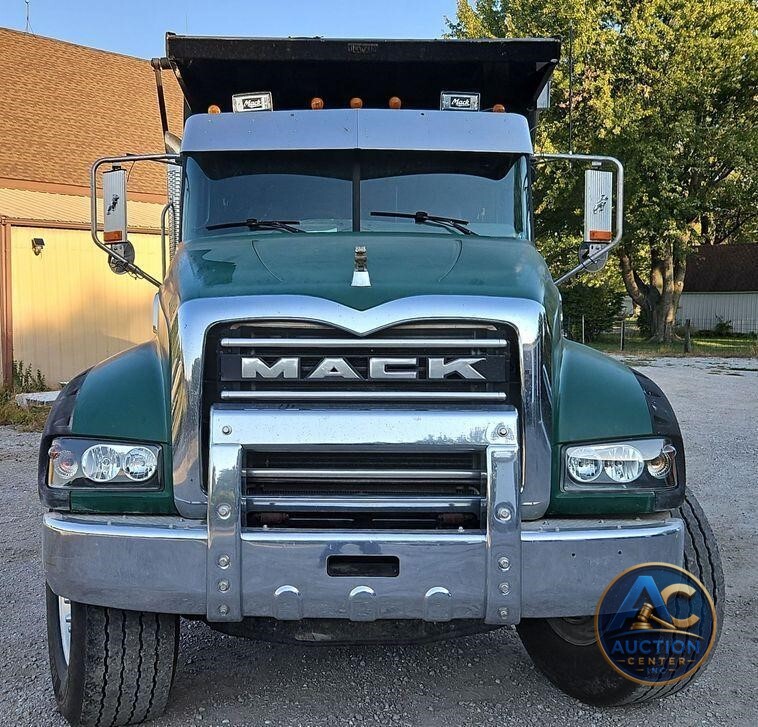 2014 Mack GU713 dump truck