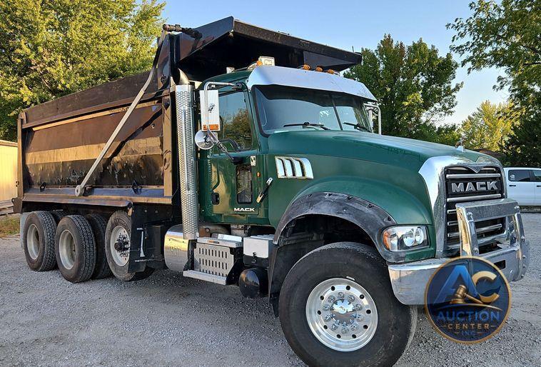 2014 Mack GU713 dump truck