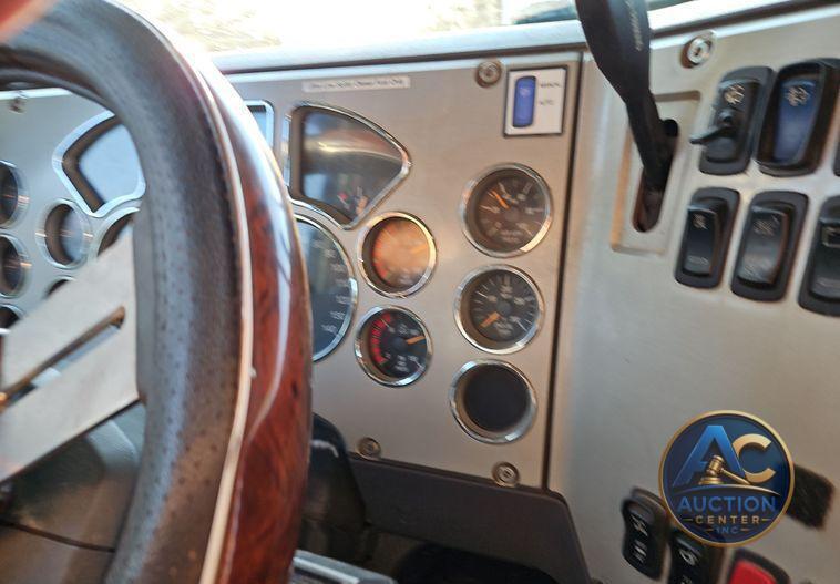 2014 Mack GU713 dump truck