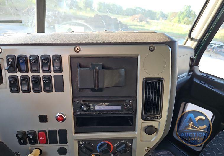 2014 Mack GU713 dump truck