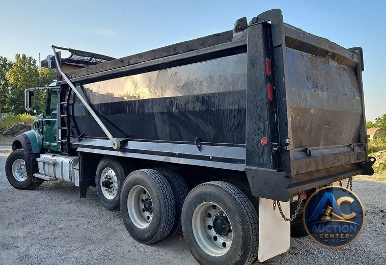 2014 Mack GU713 dump truck