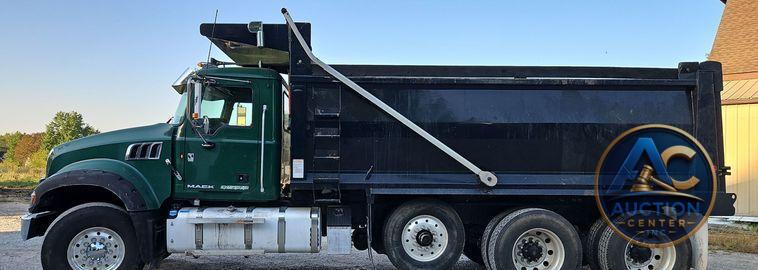 2014 Mack GU713 dump truck
