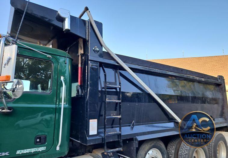 2014 Mack GU713 dump truck
