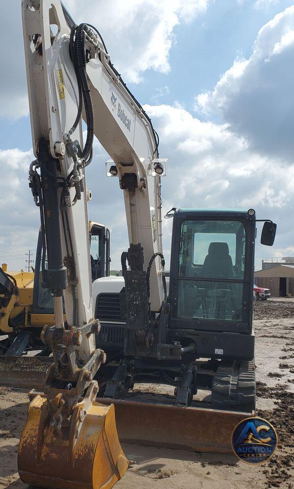 2015 Bobcat E85  mini excavator