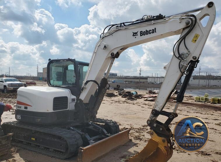 2015 Bobcat E85  mini excavator