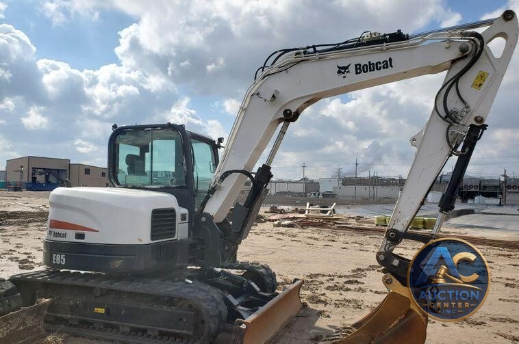 2015 Bobcat E85  mini excavator