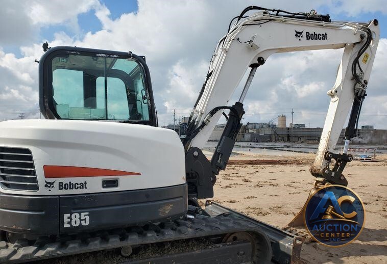 2015 Bobcat E85  mini excavator