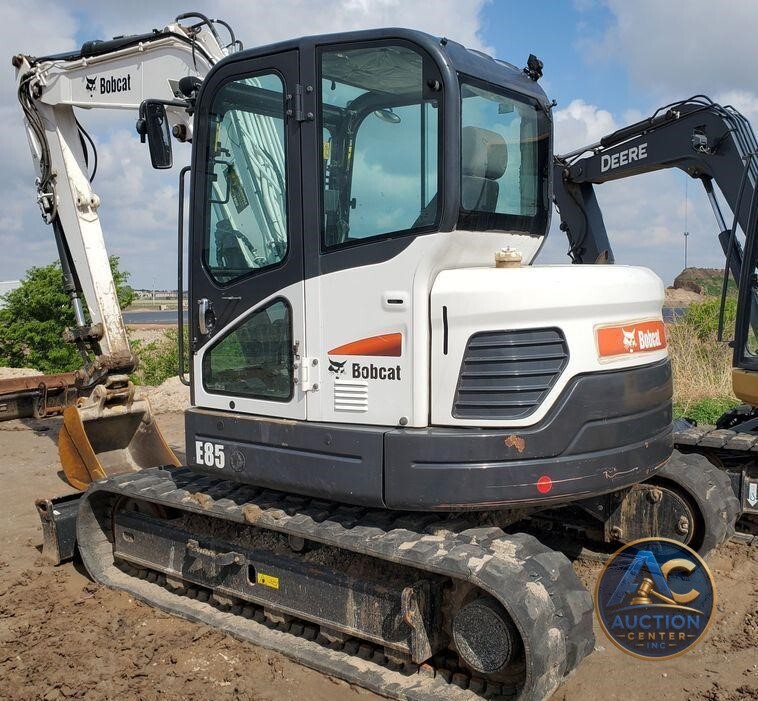 2015 Bobcat E85  mini excavator