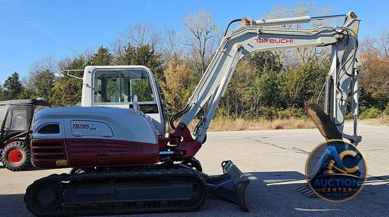 2013 Takeuchi TB285  mini excavator