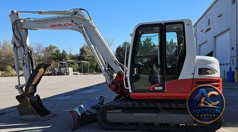 2013 Takeuchi TB285  mini excavator