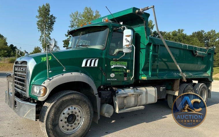 2018 Mack GU713 dump truck