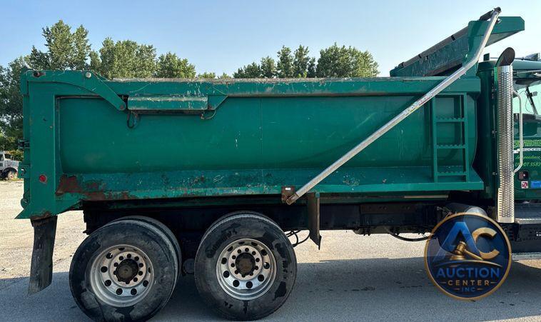 2018 Mack GU713 dump truck