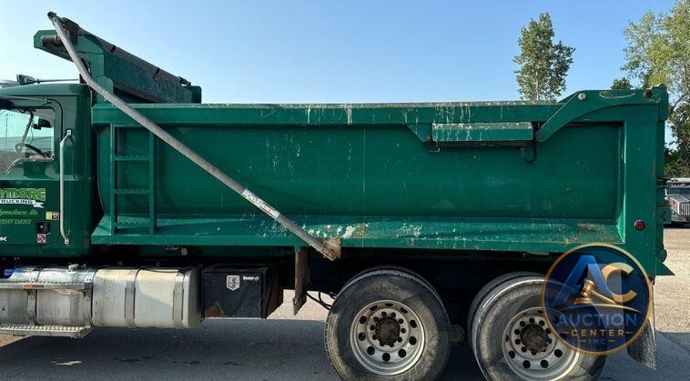 2018 Mack GU713 dump truck