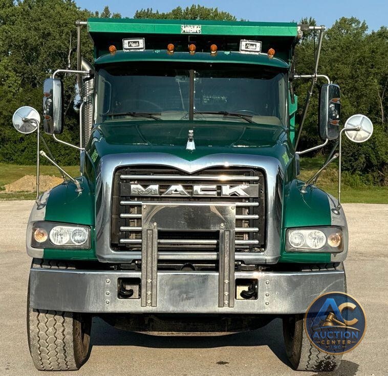 2018 Mack GU713 dump truck