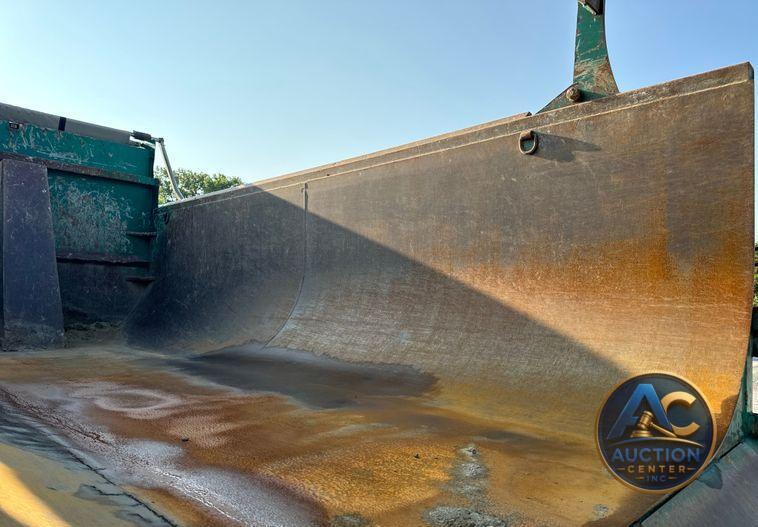 2018 Mack GU713 dump truck
