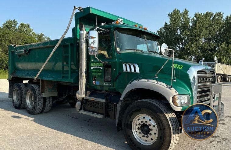 2018 Mack GU713 dump truck